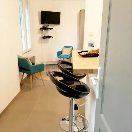 Appartamento Le Petit Charmeur, Parking, Wifi, Gare Flers  Esterno foto